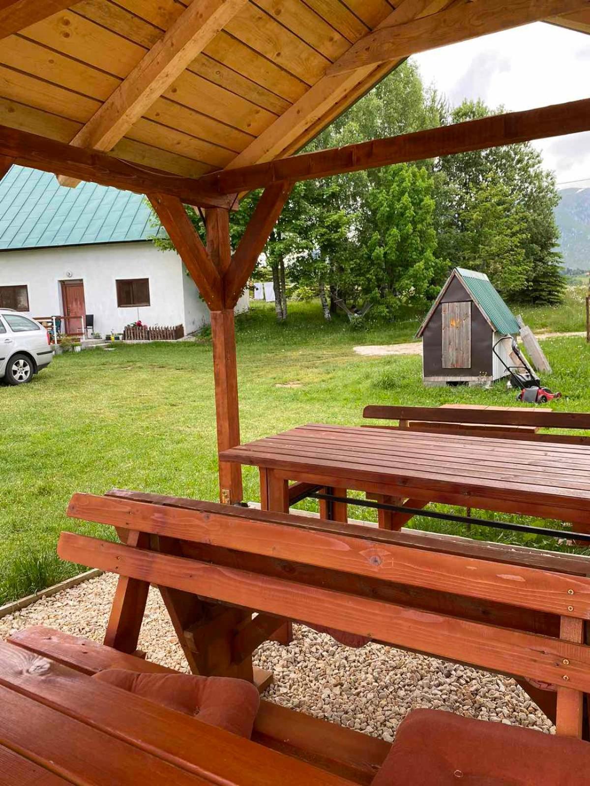 Family Farm Jezera Kır Evi